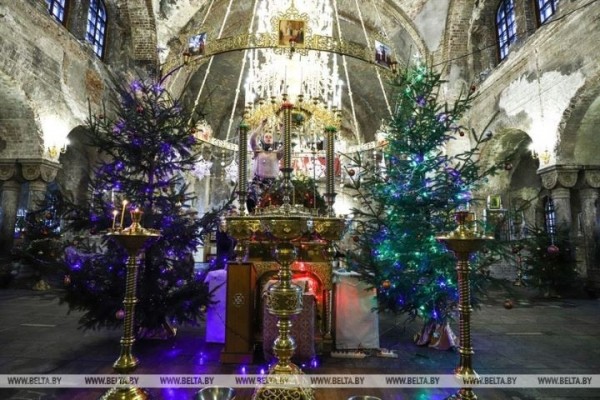 В Свято-Николаевском гарнизонном соборе Бреста православные верующие готовятся к празднованию Рождества Христова