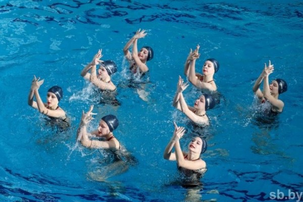 Открытое первенство по синхронному плаванию среди девочек и смешанных дуэтов прошло в Бресте. Фоторепортаж Открытое первенство по синхронному плаванию среди девочек и смешанных дуэтов прошло в Бресте. Фоторепортаж