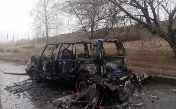 В Барановичах автомобиль загорелся во время движения и сгорел полностью В Барановичах автомобиль загорелся во время движения и сгорел полностью