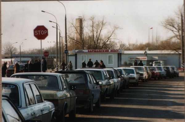 «Поток ринувшихся к границе превратил окраину Бреста в «прифронтовую полосу». Как нашим уже пытались запретить выезд «Поток ринувшихся к границе превратил окраину Бреста в «прифронтовую полосу». Как нашим уже пытались запретить выезд
