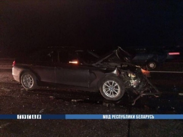 В Брестской области водитель «БМВ» врезалась в «Фольксваген» В Брестской области водитель «БМВ» врезалась в «Фольксваген»