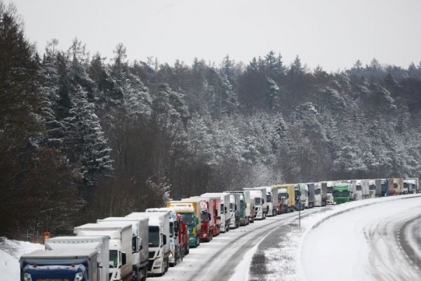 «Сильнейший за последние 10 лет снежный шторм»: Европу завалило снегом, синоптики пугают и небывалыми морозами