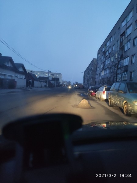 Вот такое можно встретить на ул.Осипенко
             
                Вот такое можно встретить на ул.Осипенко