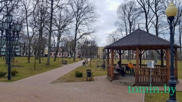 Весна в городском саду Бреста