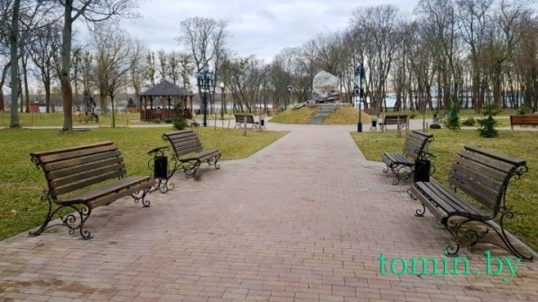 Весна в городском саду Бреста