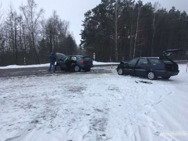 Четыре авто столкнулись в Брестской области на М-10 Четыре авто столкнулись в Брестской области на М-10