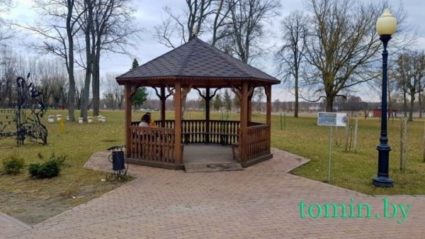 Весна в городском саду Бреста