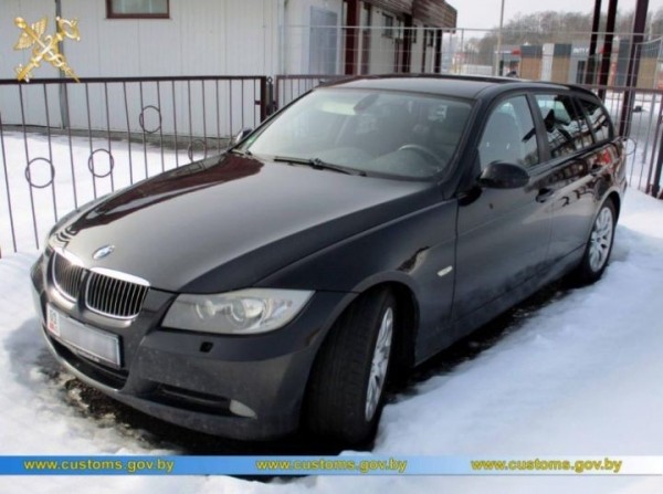Попытка ввезти BMW 320 на территорию РБ провалилась. Техпаспорт оказался подделкой... Очень качественной