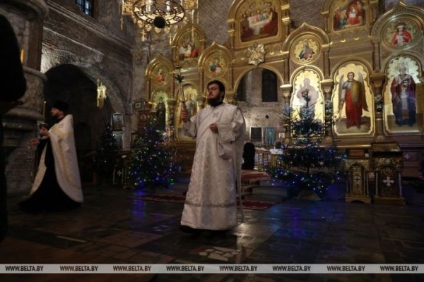 Праздничное богослужение в честь Рождества Христова в Свято-Николаевском гарнизонном соборе в Бресте