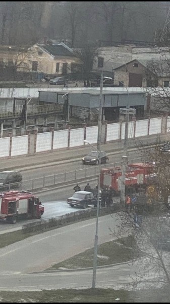 Сегодня в Бресте на Машерова горел автомобиль
             
                Сегодня в Бресте на Машерова горел автомобиль