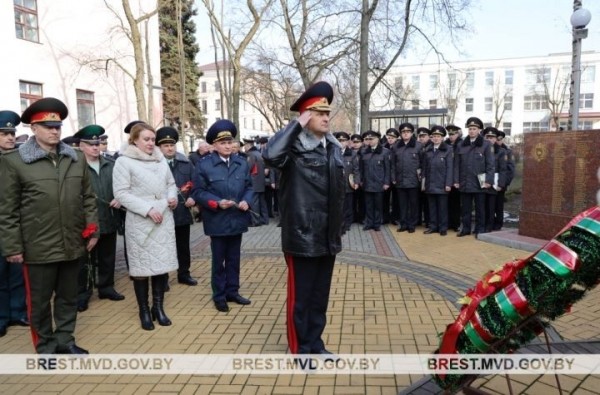 В Бресте почтили память погибших при исполнении сотрудников милиции