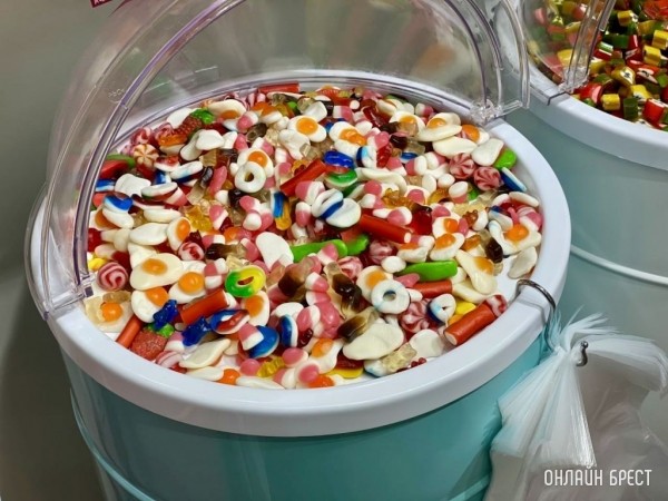 Выбирай! Насыпай! Покупай! Огромный выбор вкуснейшего мармелада по одной цене в магазине «Мятный Кит». Отличный подарок к 8 Марта Выбирай! Насыпай! Покупай! Огромный выбор вкуснейшего мармелада по одной цене в магазине «Мятный Кит». Отличный подарок к 8 Марта