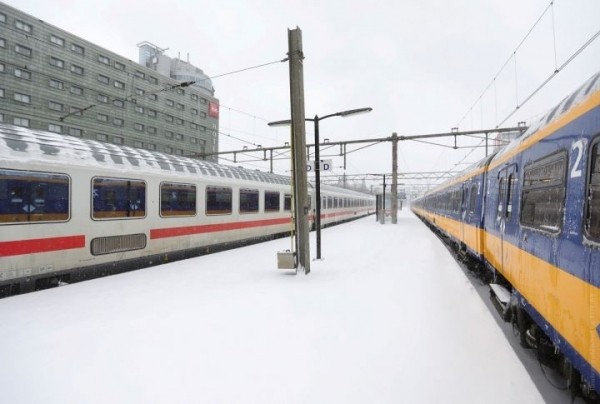 «Сильнейший за последние 10 лет снежный шторм»: Европу завалило снегом, синоптики пугают и небывалыми морозами