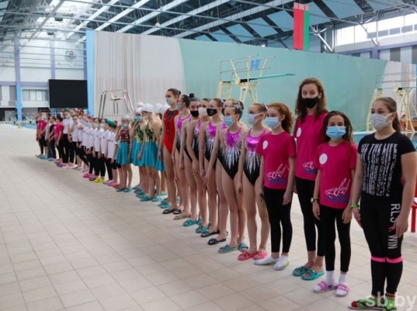 Открытое первенство по синхронному плаванию среди девочек и смешанных дуэтов прошло в Бресте. Фоторепортаж Открытое первенство по синхронному плаванию среди девочек и смешанных дуэтов прошло в Бресте. Фоторепортаж