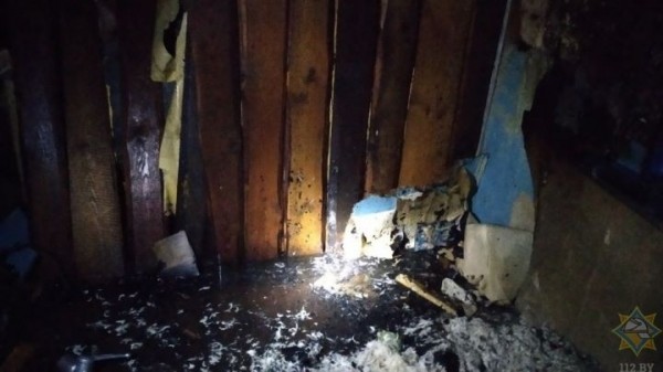 «Ползком, на ощупь, так как не было ничего видно». Работники МЧС спасли мужчину на пожаре в Пружанском районе