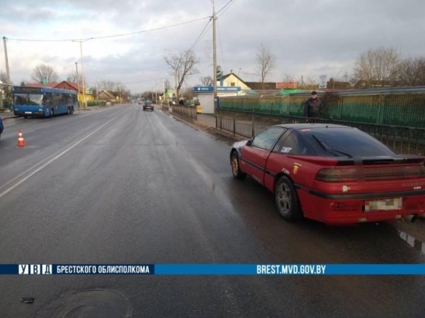 В Барановичах автомобиль сбил женщину В Барановичах автомобиль сбил женщину