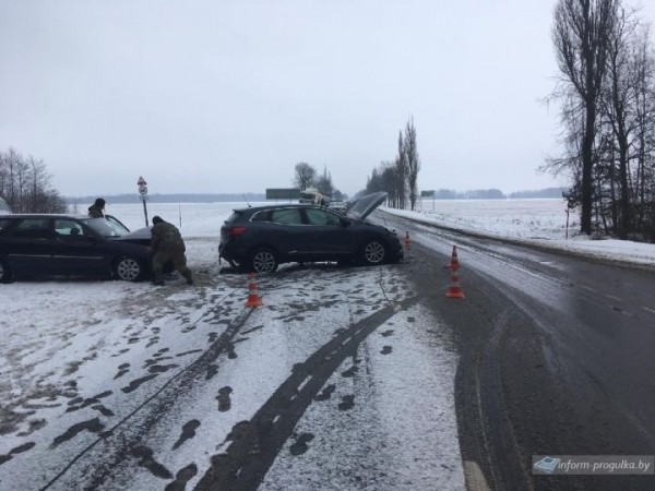 Четыре авто столкнулись в Брестской области на М-10 Четыре авто столкнулись в Брестской области на М-10