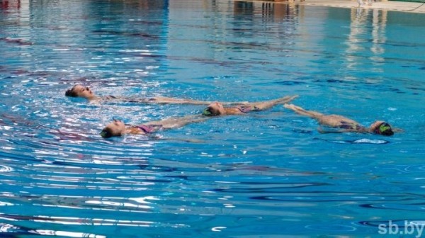 Открытое первенство по синхронному плаванию среди девочек и смешанных дуэтов прошло в Бресте. Фоторепортаж Открытое первенство по синхронному плаванию среди девочек и смешанных дуэтов прошло в Бресте. Фоторепортаж