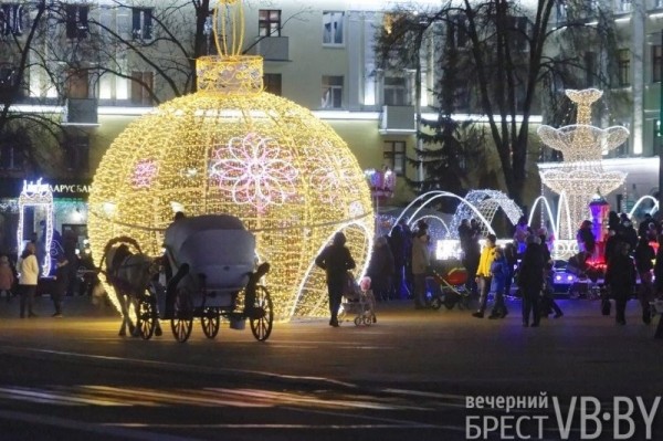 Предновогодний Брест. Фоторепортаж