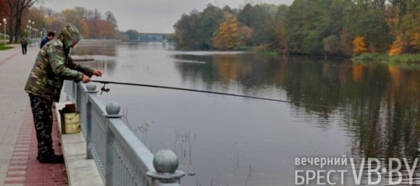 Брест. Посмотрите, как прекрасны обновленные Набережная и Городской сад осенью