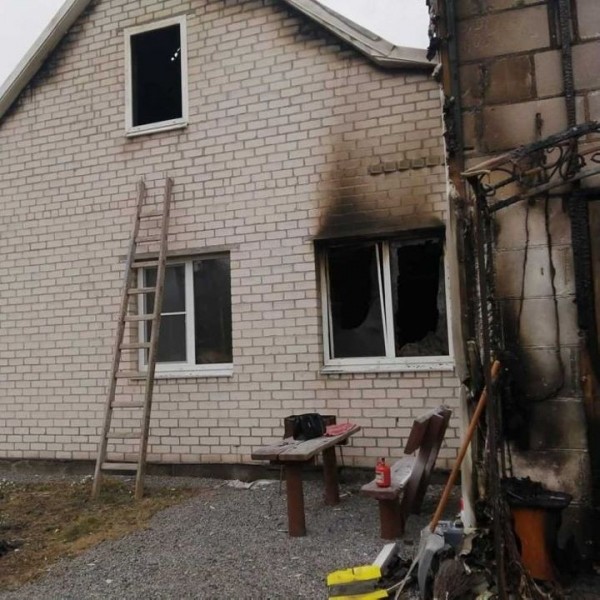 Семья из Кобрина, потерявшая 16 марта дом из-за пожара, просит о помощи Семья из Кобрина, потерявшая 16 марта дом из-за пожара, просит о помощи