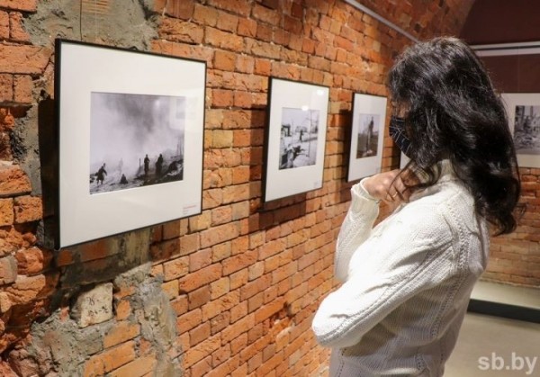 Экспозиция фоторабот «Знамя Победы» открылась в Бресте