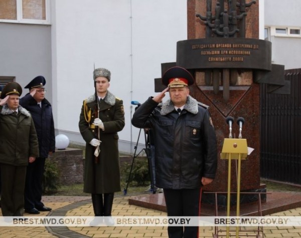 В Бресте почтили память погибших при исполнении сотрудников милиции
