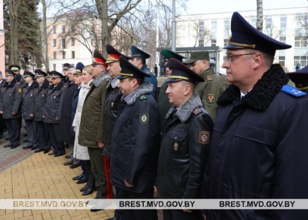 В Бресте почтили память погибших при исполнении сотрудников милиции