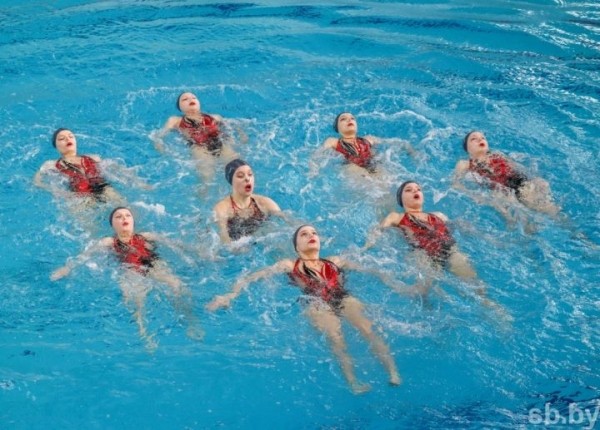 Открытое первенство по синхронному плаванию среди девочек и смешанных дуэтов прошло в Бресте. Фоторепортаж Открытое первенство по синхронному плаванию среди девочек и смешанных дуэтов прошло в Бресте. Фоторепортаж