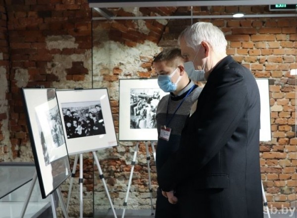 Экспозиция фоторабот «Знамя Победы» открылась в Бресте