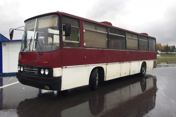 Белорус восстанавливает «Икарус 256». Получается лайнер в детство Белорус восстанавливает «Икарус 256». Получается лайнер в детство