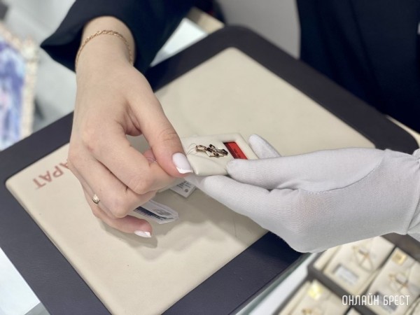 ВАМ СКИДКИ ДО 90% на ювелирные изделия! Ювелирные магазины «7 КАРАТ» празднуют в Бресте свое 10-летие!