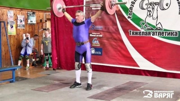 Возраст спорту не помеха. Ветераны тяжелой атлетики соревновались в Пинске