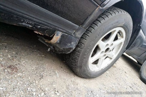 Драматичная авария в центре Гродно: можно было бы списать на скорость, но у водителя претензии к шиномонтажу Драматичная авария в центре Гродно: можно было бы списать на скорость, но у водителя претензии к шиномонтажу