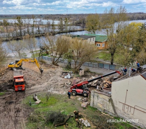 
                Возле Набережной сносят дома для строительства ЖК «Жемчужины Бреста»
            