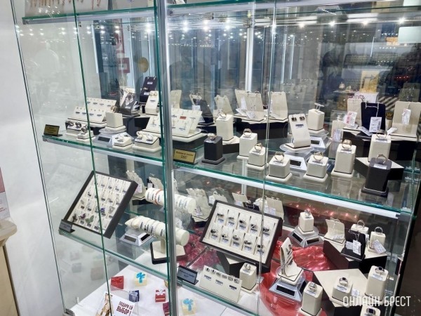 ВАМ СКИДКИ ДО 90% на ювелирные изделия! Ювелирные магазины «7 КАРАТ» празднуют в Бресте свое 10-летие!
