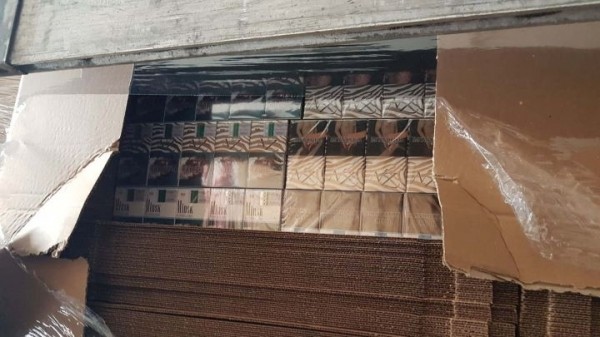 Белорусские сигареты на 1 млн евро перехватили в Литве Белорусские сигареты на 1 млн евро перехватили в Литве