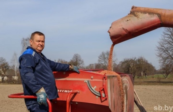 Брестский район первым на Брестчине завершил сев ранних яровых культур Брестский район первым на Брестчине завершил сев ранних яровых культур