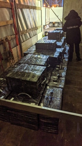Белорус попался в Польше с сигаретами на 29 тыс. долларов Белорус попался в Польше с сигаретами на 29 тыс. долларов