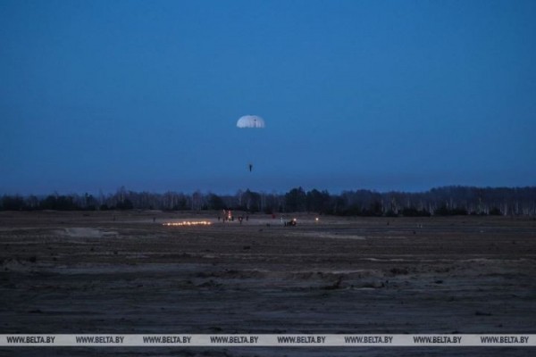 Ночное десантирование на полигоне Брестский. Фоторепортаж