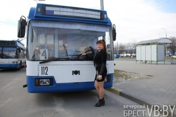 Женщина-водитель троллейбуса из Бреста с 41-летним стажем рассказала о своей профессии