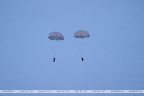 Ночное десантирование на полигоне Брестский. Фоторепортаж
