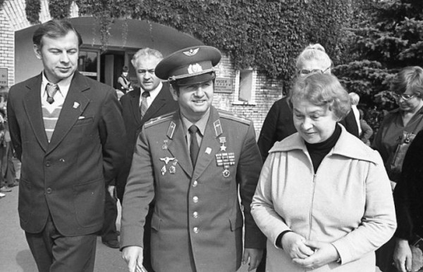 Поехали! — в историю о том, как космонавты навещали Брест