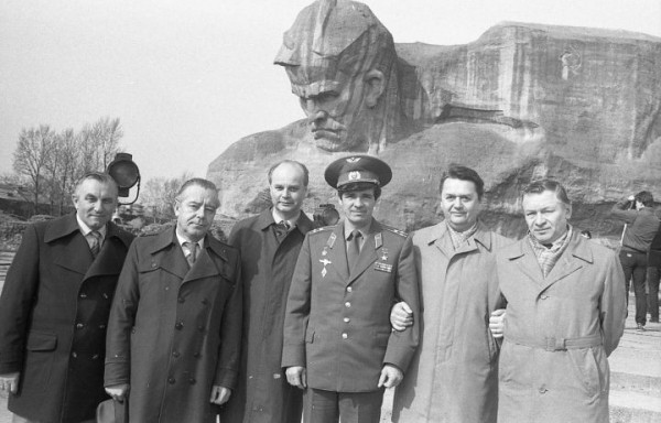 Поехали! — в историю о том, как космонавты навещали Брест