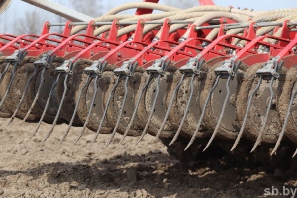 Брестский район первым на Брестчине завершил сев ранних яровых культур Брестский район первым на Брестчине завершил сев ранних яровых культур