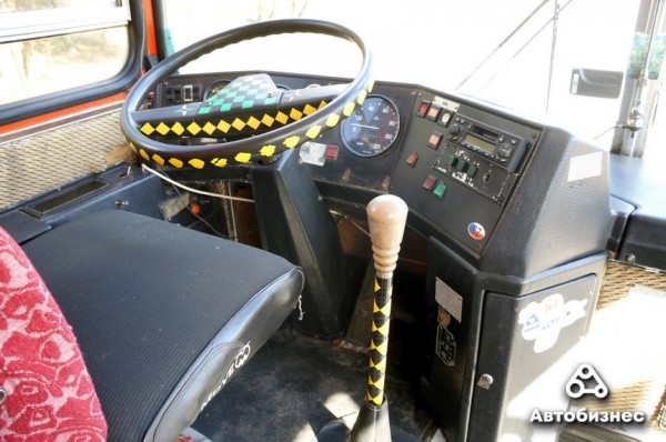 Белорус восстанавливает «Икарус 256». Получается лайнер в детство Белорус восстанавливает «Икарус 256». Получается лайнер в детство