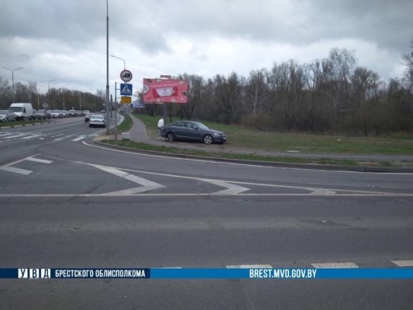 В Бресте на перекрёстке Махновича-Варшавского шоссе столкнулись «Ауди» и «Мерседес»