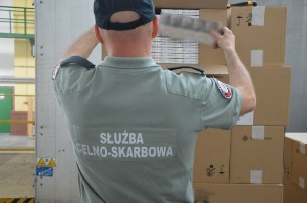 Белорусские сигареты на 2,5 млн долларов задержали в Польше Белорусские сигареты на 2,5 млн долларов задержали в Польше