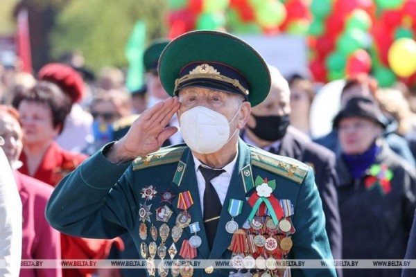 9 мая в Бресте. Фоторепортаж
             
                9 мая в Бресте. Фоторепортаж