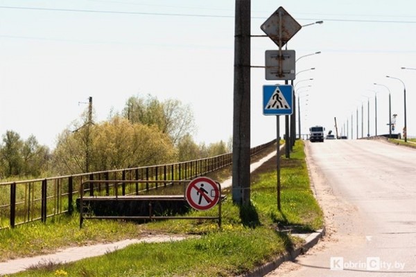 10 мая закрывается движение по «новому» мосту в Кобрине в связи с началом строительно-монтажных работ 10 мая закрывается движение по «новому» мосту в Кобрине в связи с началом строительно-монтажных работ